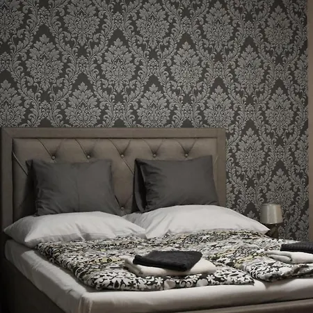 Marienka Panzio * Эгер