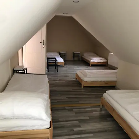 Marienka Panzio * Eger