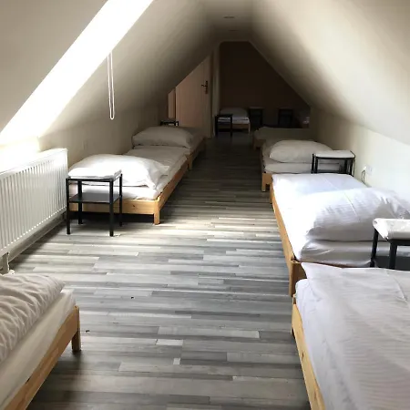 Marienka Panzio * Эгер