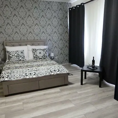 Marienka Panzio Эгер