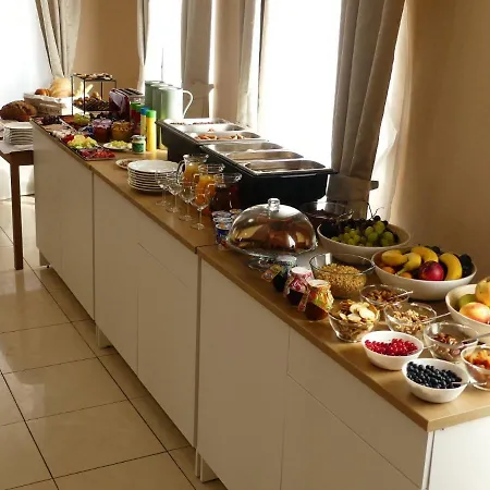 Marienka Panzio Эгер