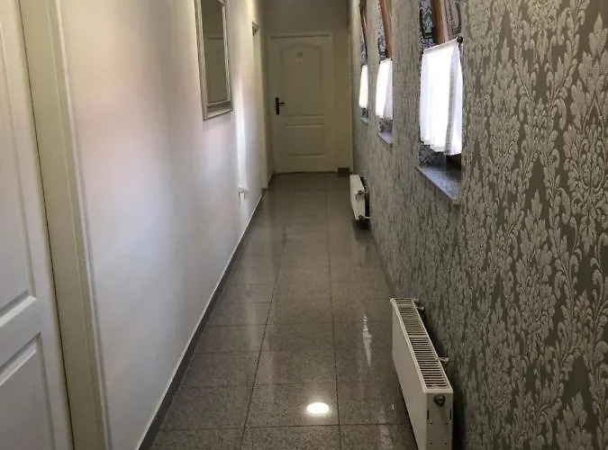 Marienka Panzio * エゲル