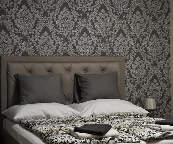 Marienka Panzio * エゲル