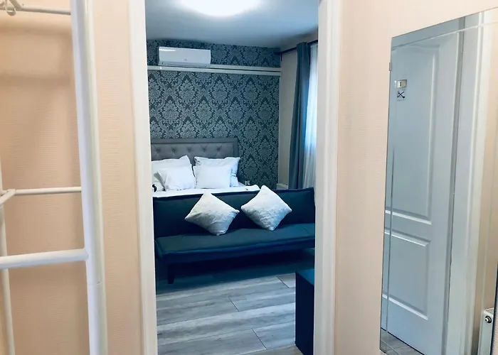 Marienka Panzio エゲル